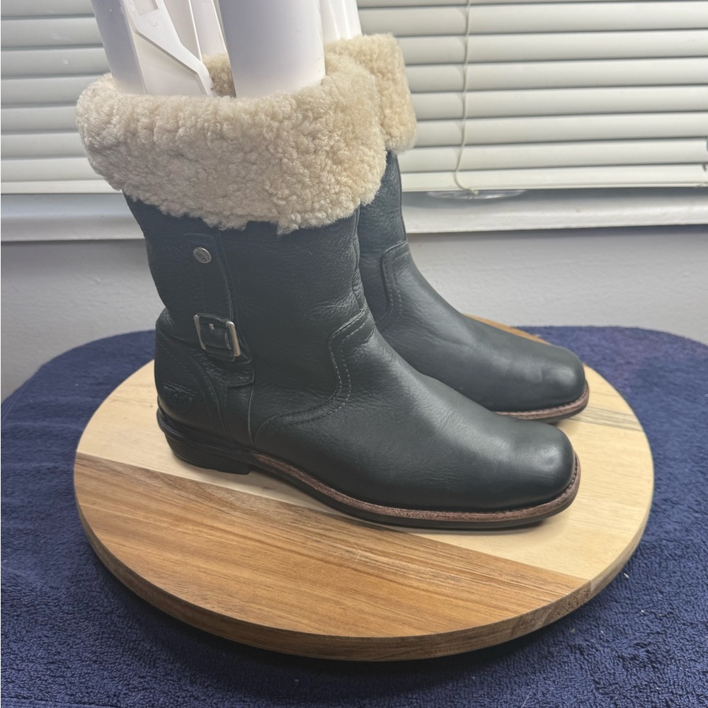 UGG Boots (Women’s 7.5)